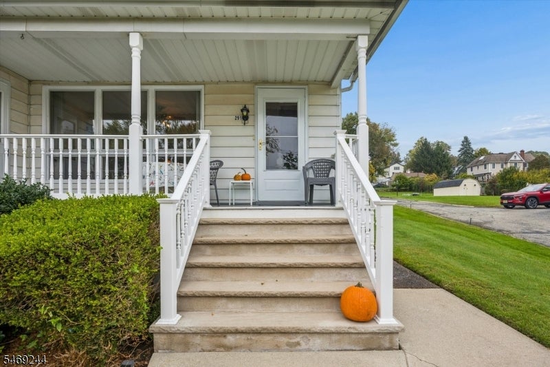 291 Parish Dr