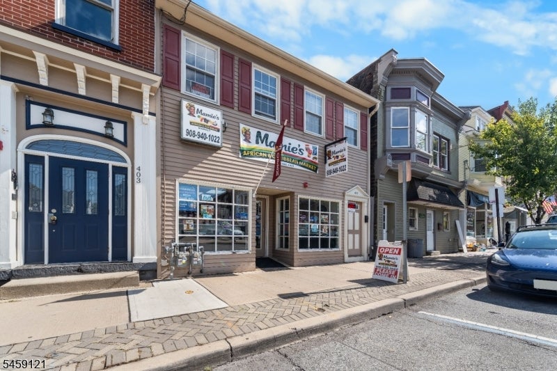 405 S Main St