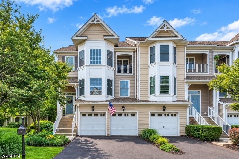 9 S Shore Dr