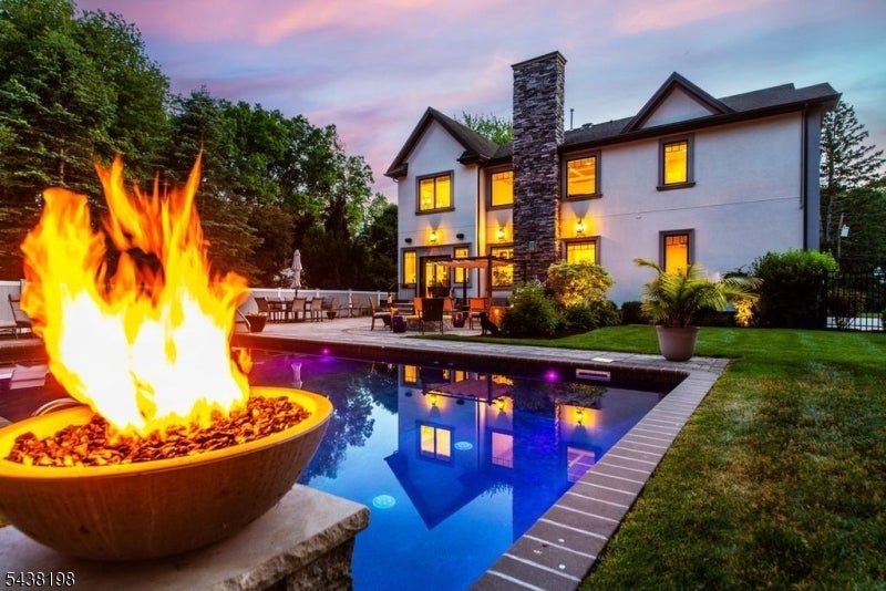16 Schneider Ln