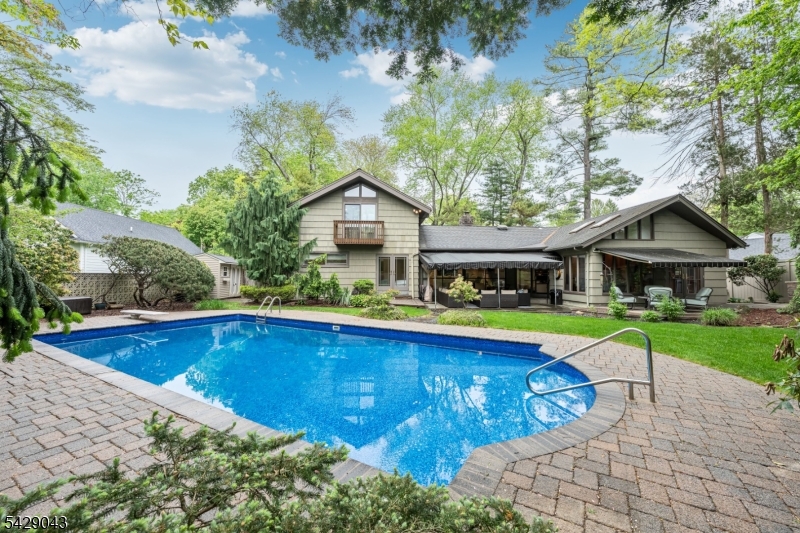 31 Sherwood Dr