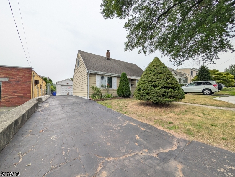 307 Jauncey Ave