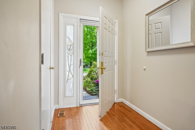 137 Kingston Ct