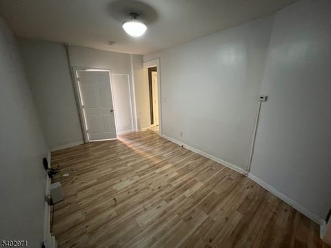 108 Chester Ave 1 Newark City NJ 07104