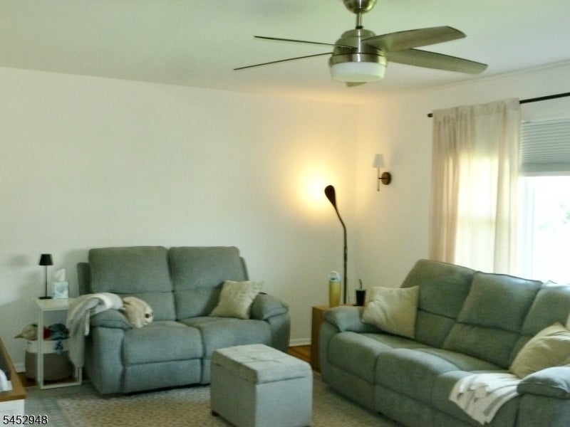 33 N Willow St 1