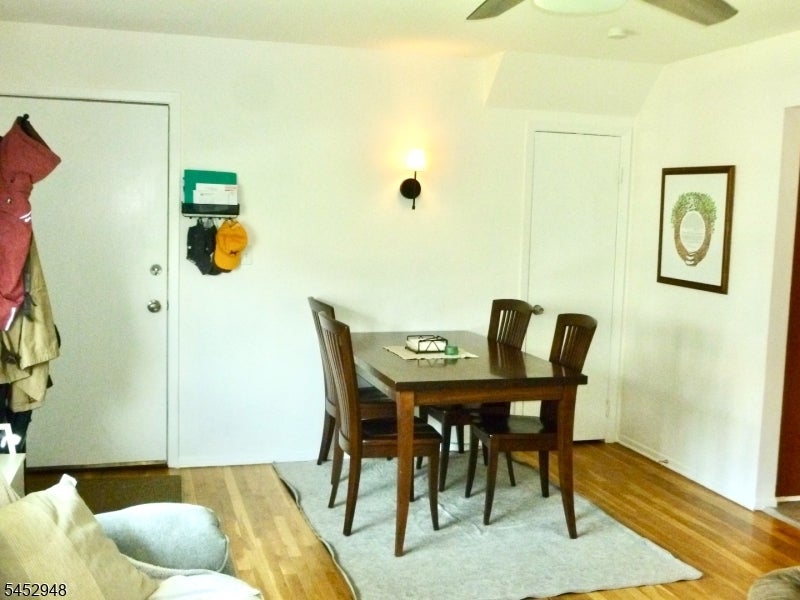 33 N Willow St 1
