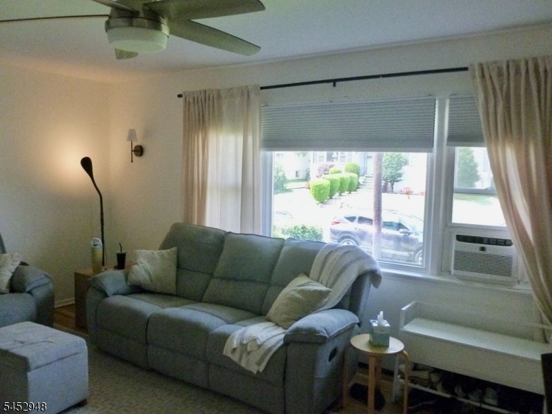 33 N Willow St 1