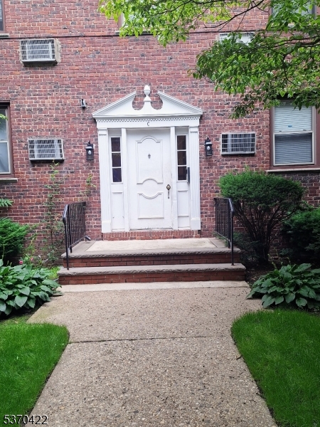 418 Main St C5