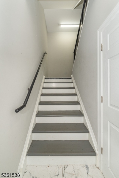 191 W Broadway
