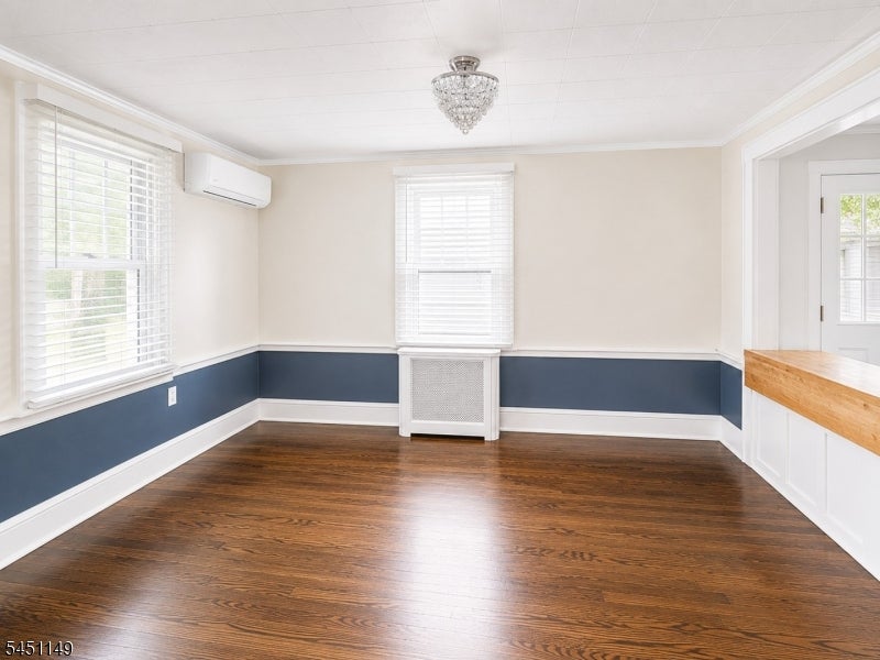 11 Van Dyke Pl