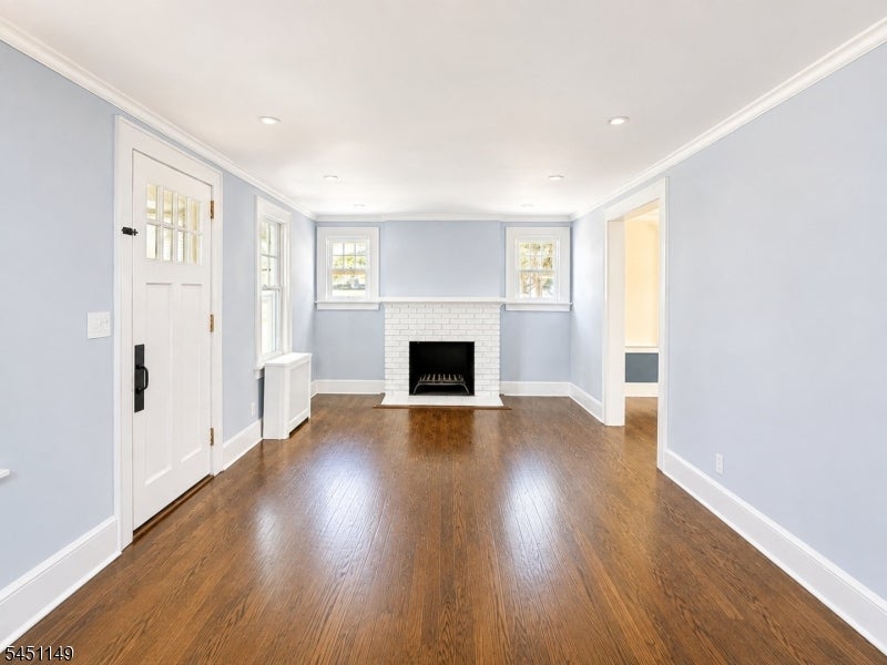 11 Van Dyke Pl