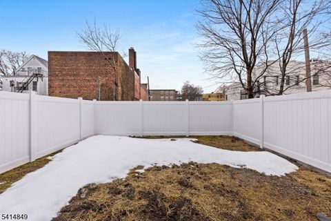 37 S 7Th St 2 Newark City NJ 07107