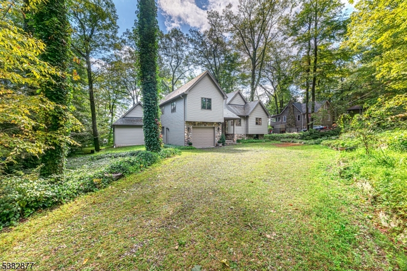 215 Aniwa Rd