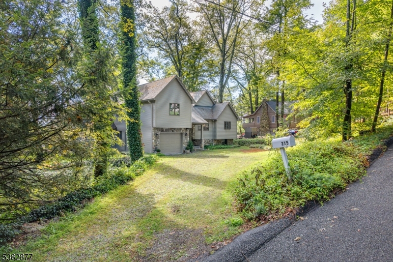215 Aniwa Rd