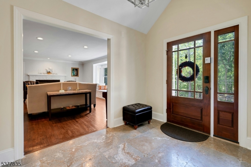 438 Pepperidge Tree Ln