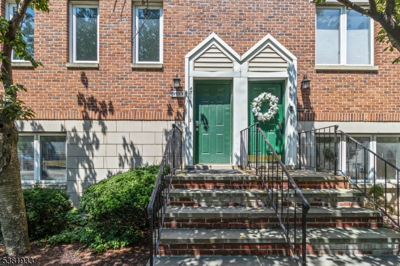 48B Ridgedale Ave