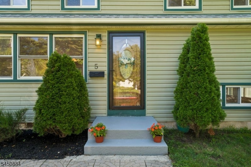 5 Bradford Rd