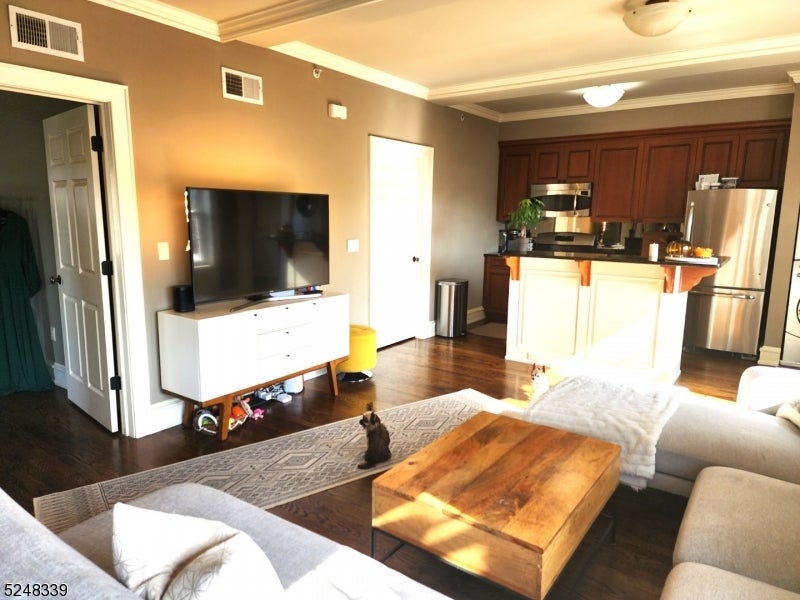 12 Elm St 2B