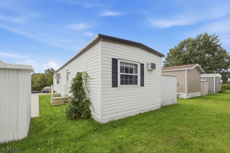195 W Main St, Unit J J
