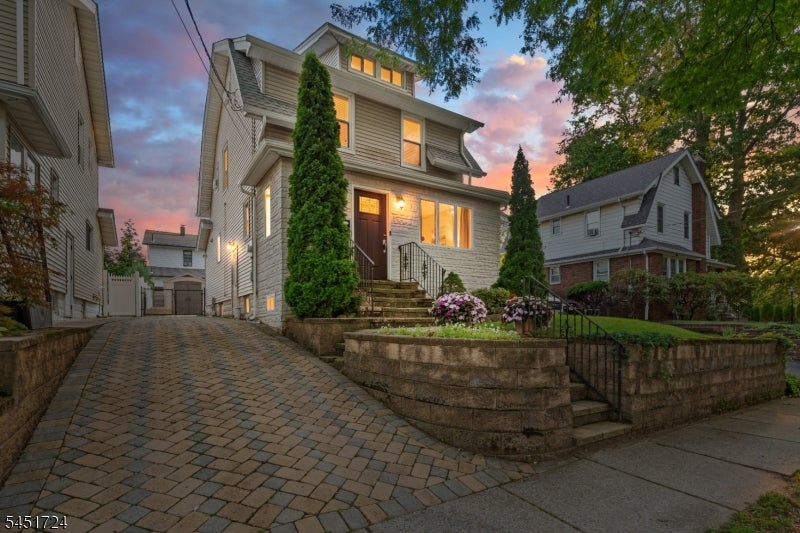 171 Oak Ridge Ave