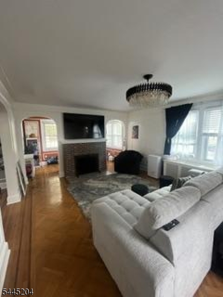 94 Rodney Ave
