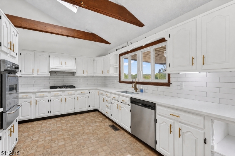 1 Mountain View Ct