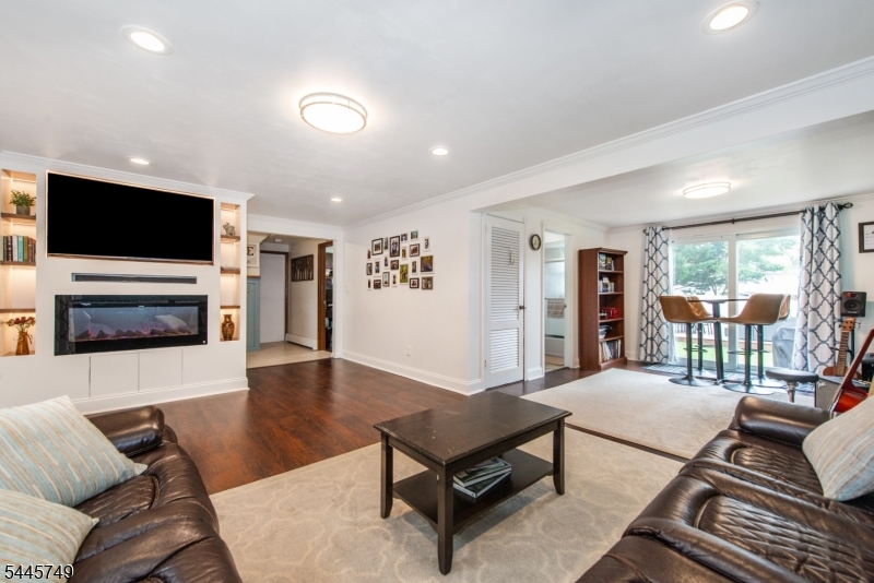 33 Van Buren Ave