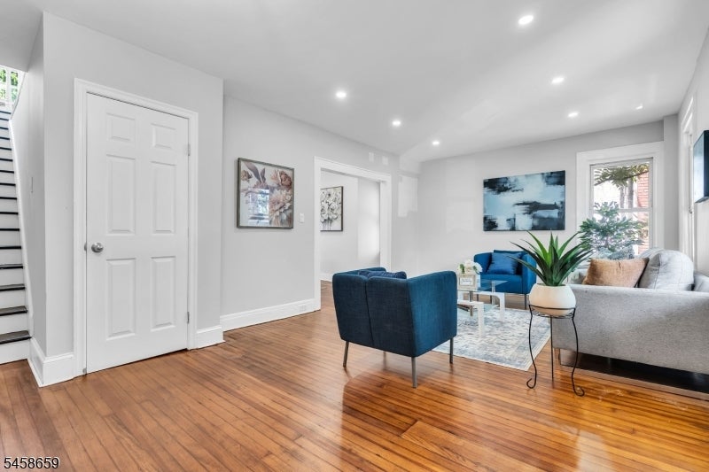 379 Seminary Ave
