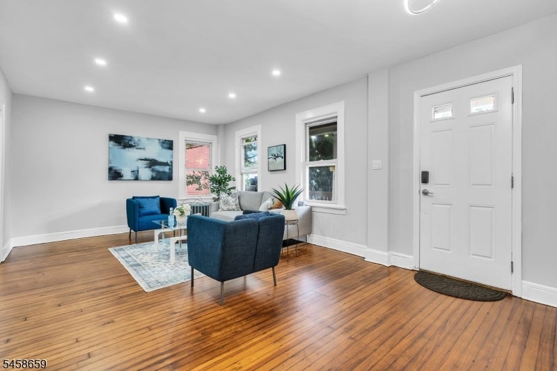 379 Seminary Ave