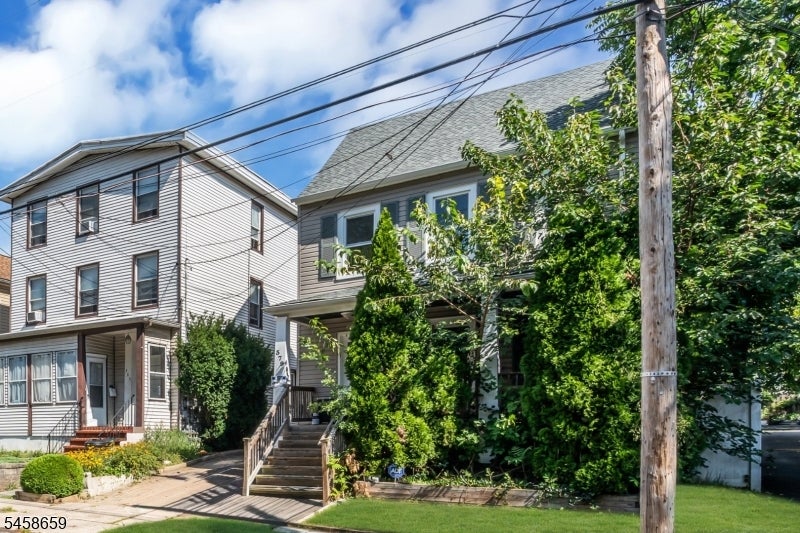 379 Seminary Ave