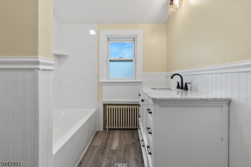 196 Broughton Ave
