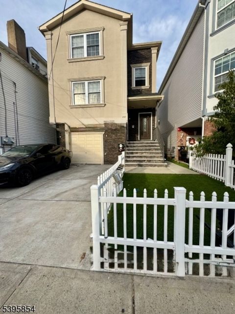 1025 E Grand St 2 Elizabeth City NJ 07201