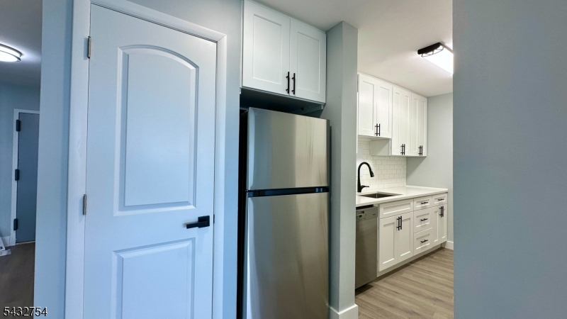 1 Claridge Dr Apt 1000 1000