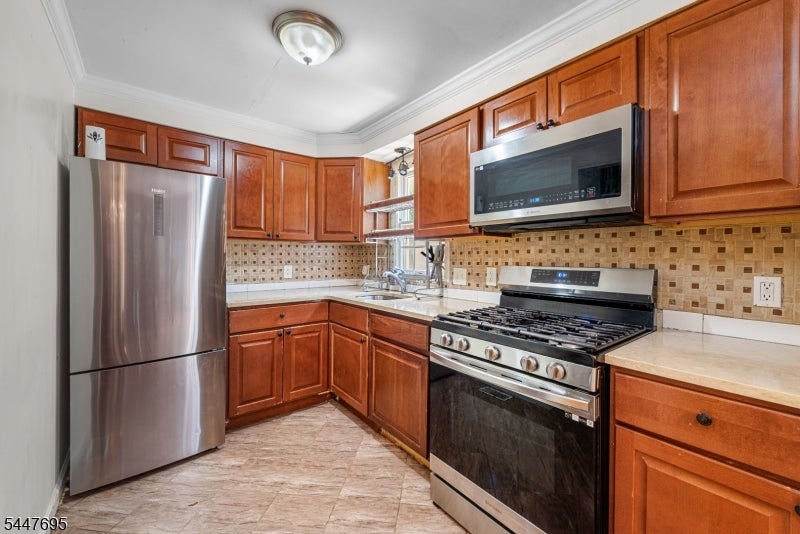 4 Dandridge Dr