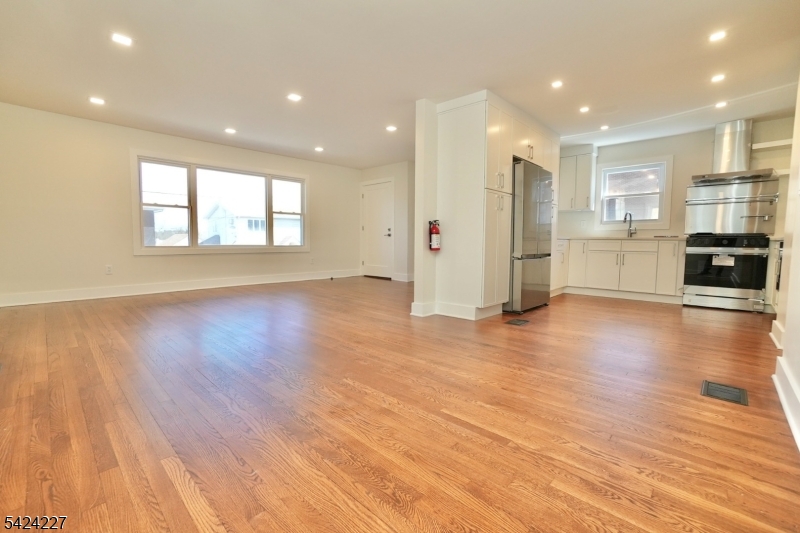 25 Sanford Ave First Floor 1