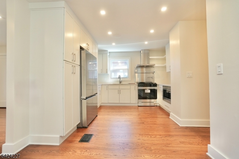 25 Sanford Ave First Floor 1