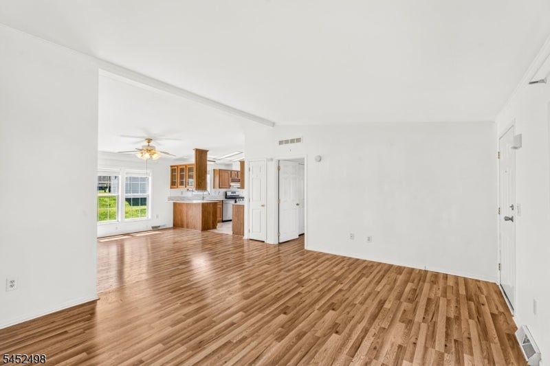 3 Lantern Ln