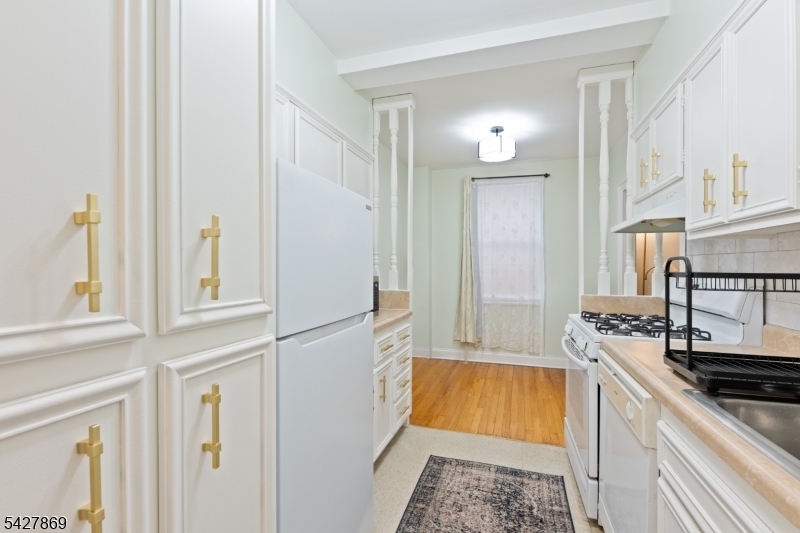 100 E Palisade Ave