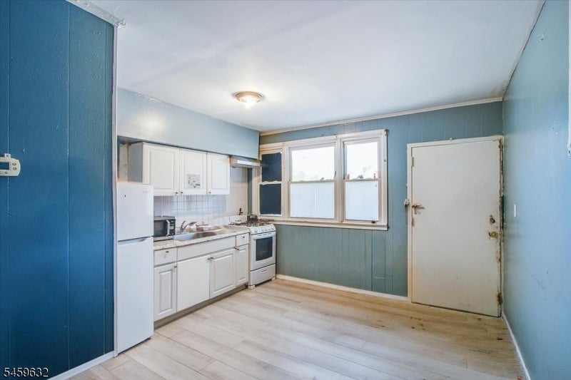 37 Newark Pompton Tpke