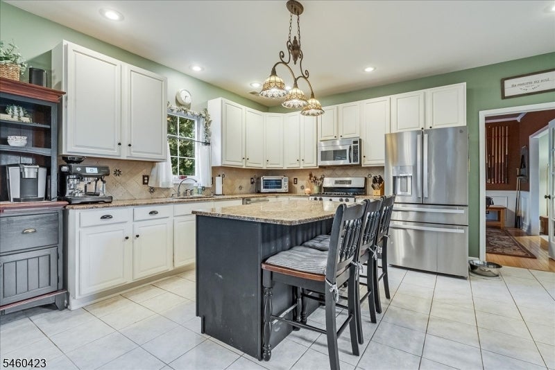 8 Saddle Ridge Rd