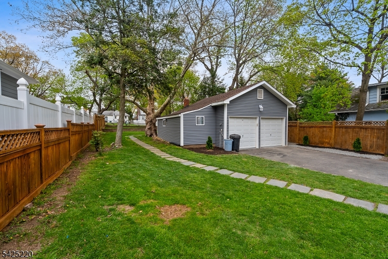 6 Dawes Ave