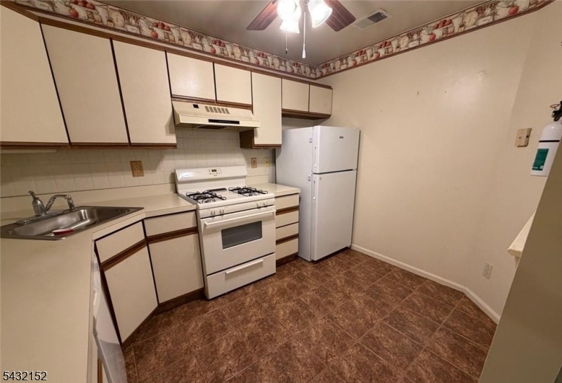 2509 Candlelight Ct