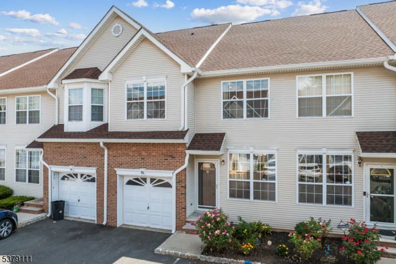 11 Reins Ct