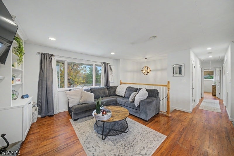 31 Dogwood Dr