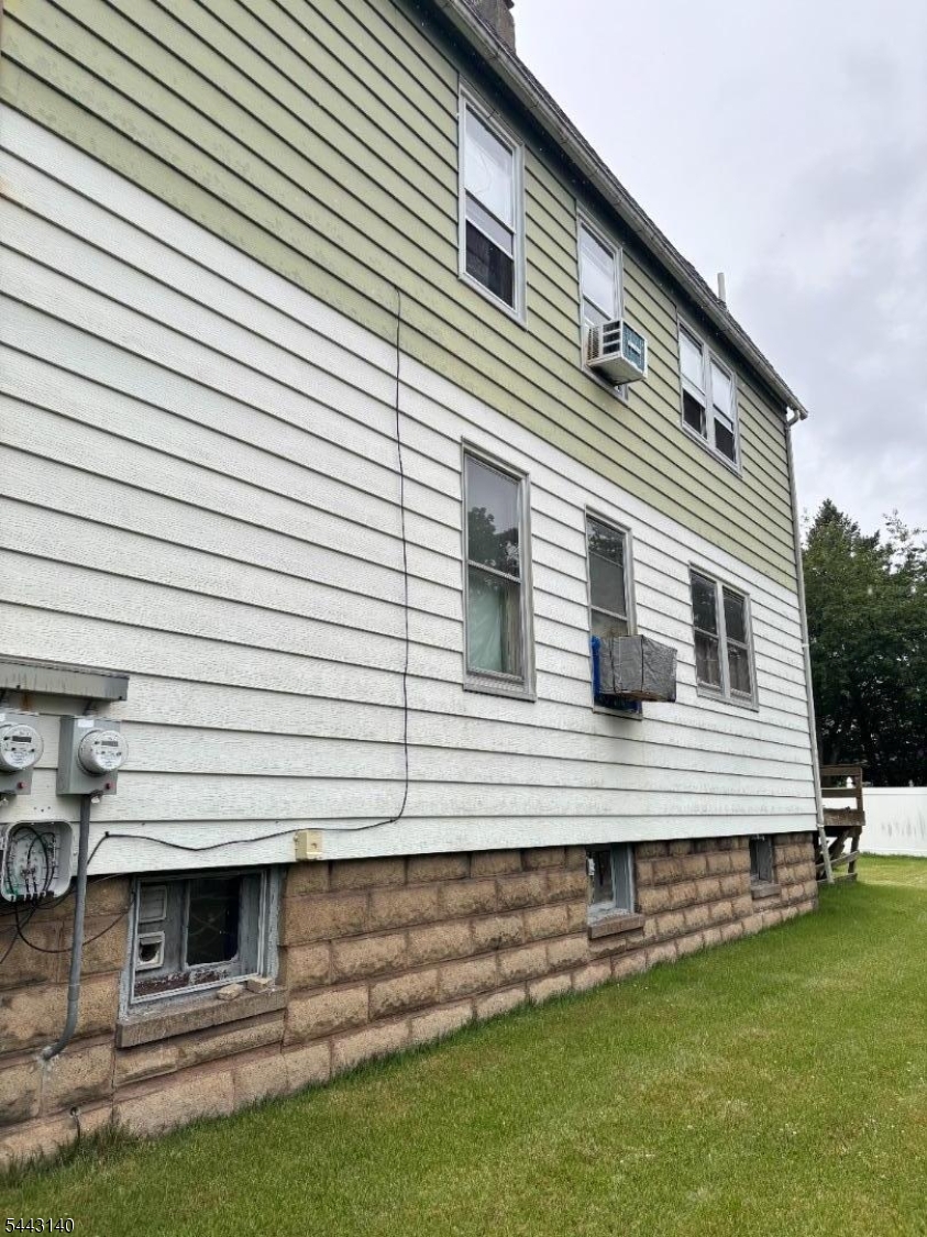24 Cedar St