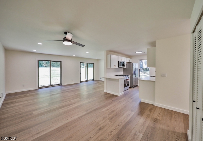 2015 Spruce Hills Dr