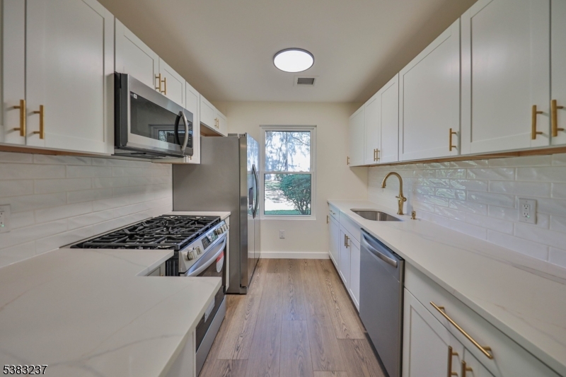 2015 Spruce Hills Dr