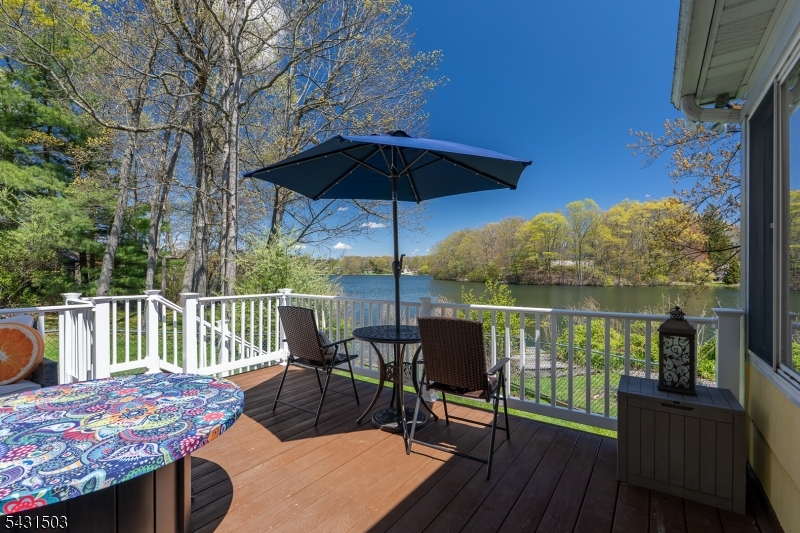 4 Spruce Ct