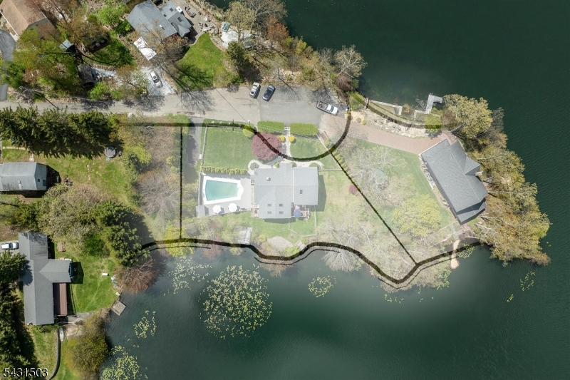 4 Spruce Ct