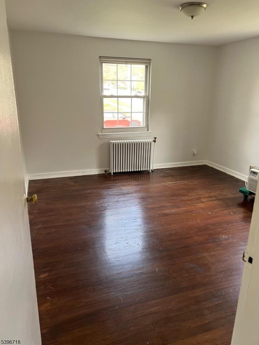 190 Knickerbocker Rd 17
